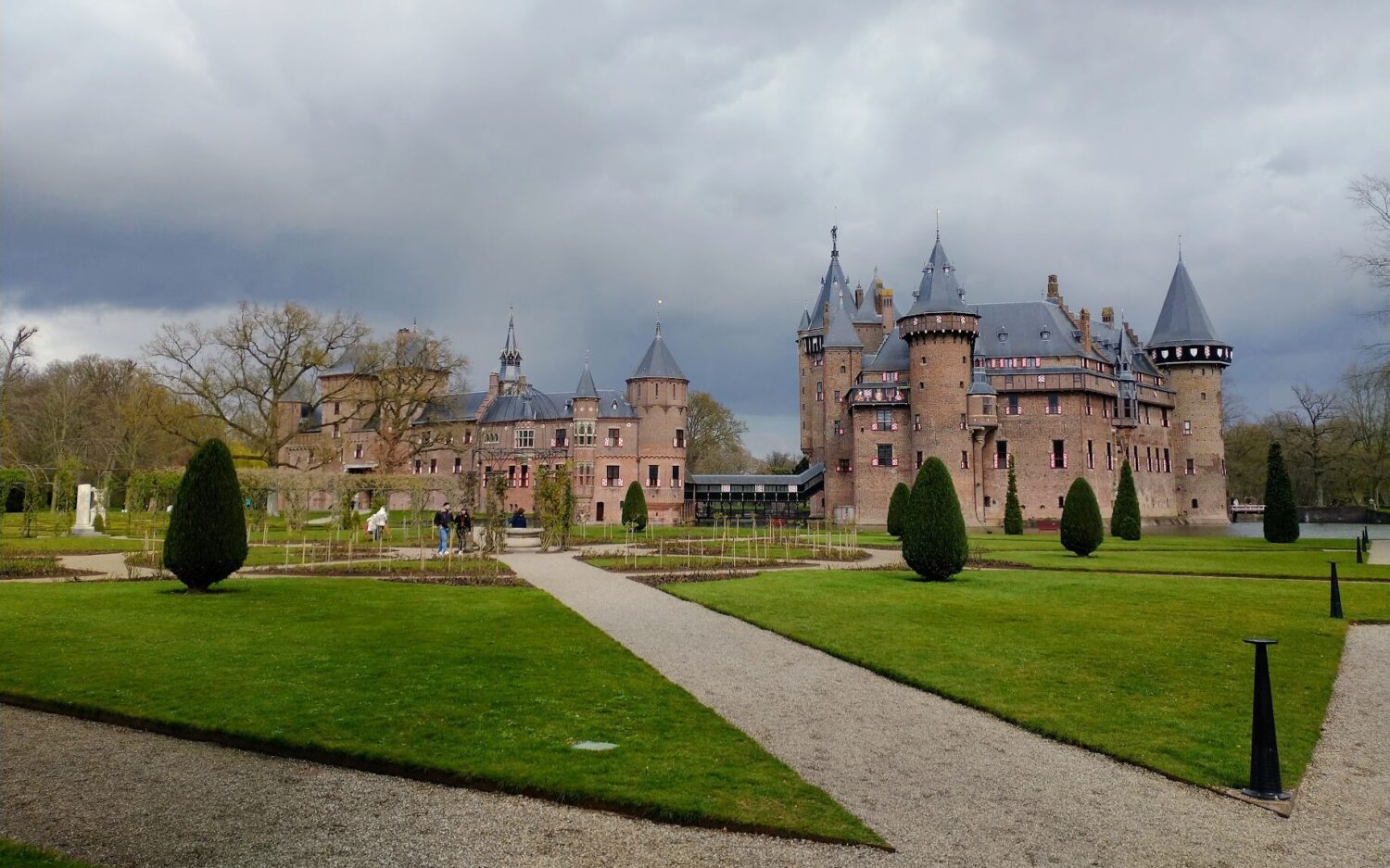 De Haar Castle and its magnificent 135 acres of perfectly manicured grounds.