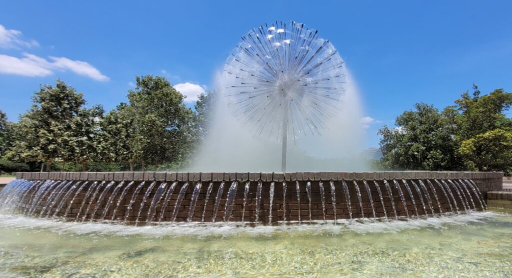 Dandelion Fountain - Houston, Texas Buffalo Bayou Park