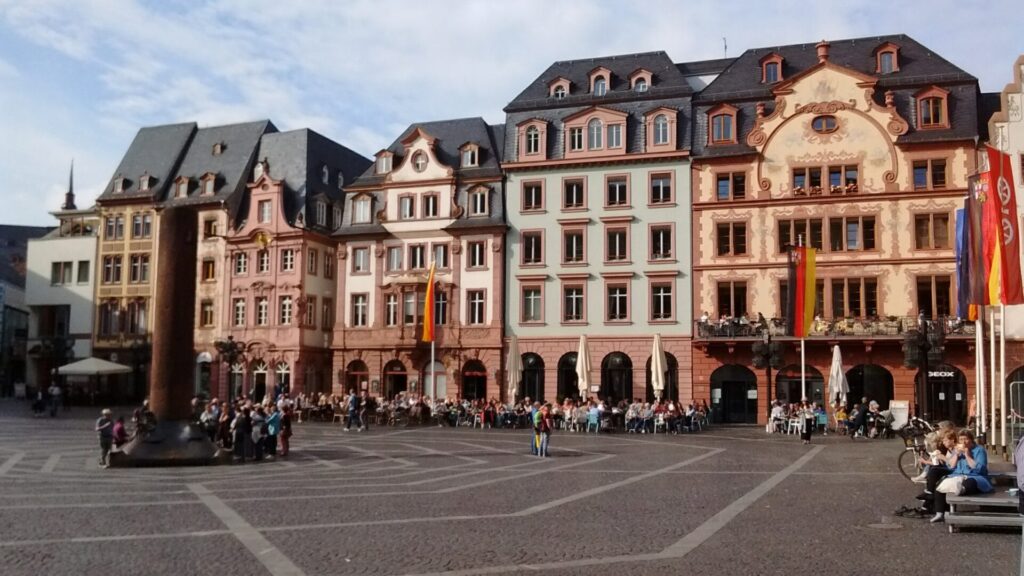 Outdoor cafés and terraces in Mainz, Germany