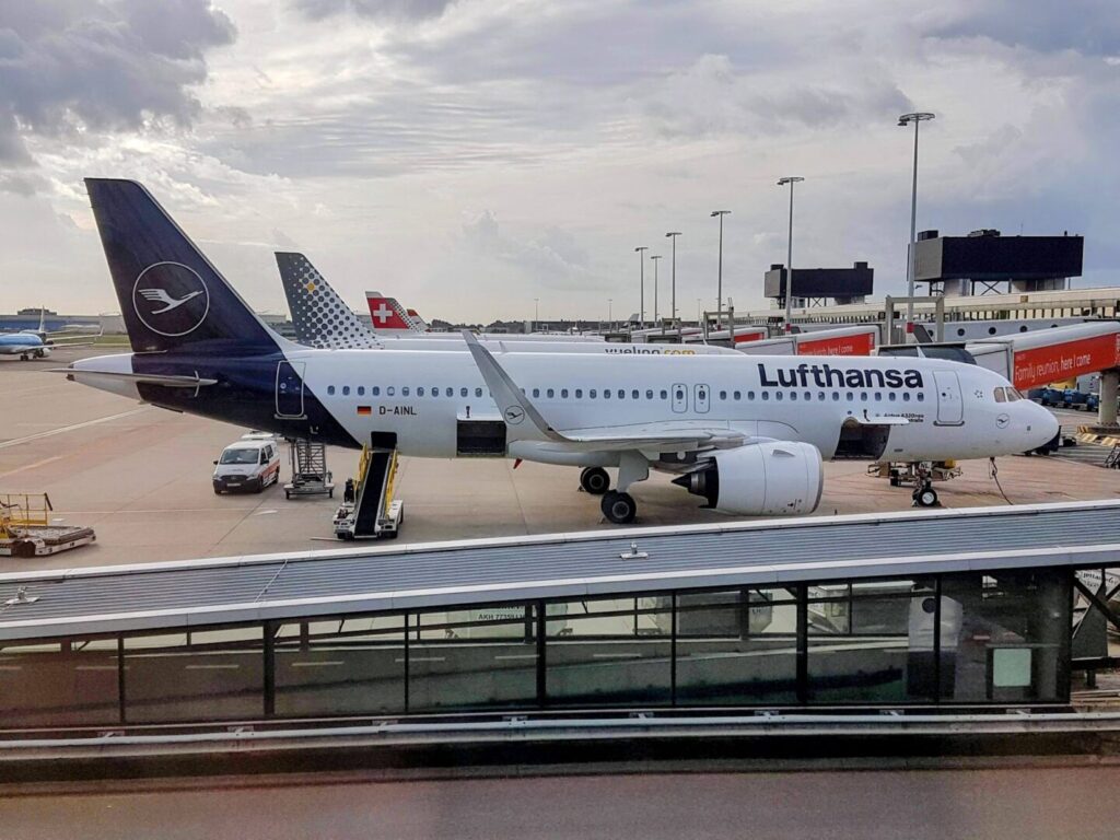 A shiny new Airbus A320-NEO at the domestic gates in FRA Frankfurt Airport
