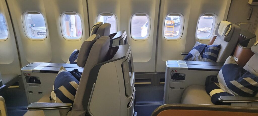Lufthansa 747-400 Business Class window seats