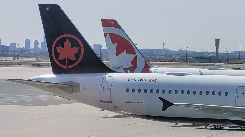 Airbus A321 with refreshed Air Canada North American Business Class in YYZ Toronto