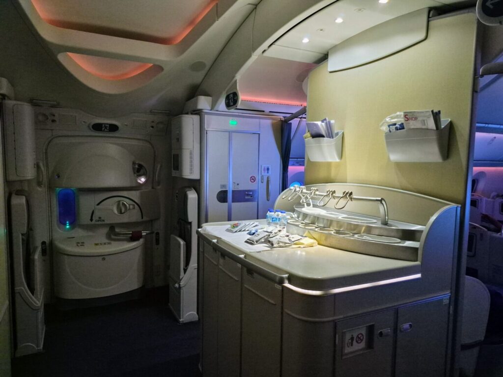 Snack area near the bulkhead on the 787-8 Dreamliner bound for Tokyo